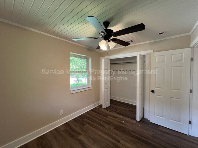 Building Photo - 1922 W Gregory St