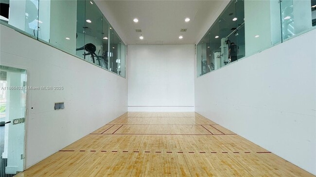 Building Photo - 350 S Miami Ave