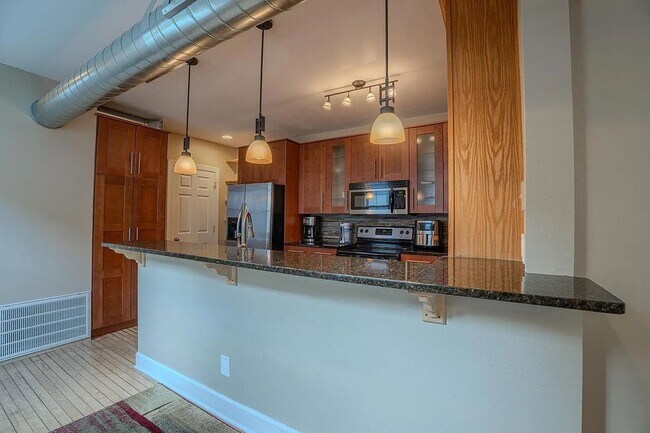 Building Photo - 1757 N Franklin Pl