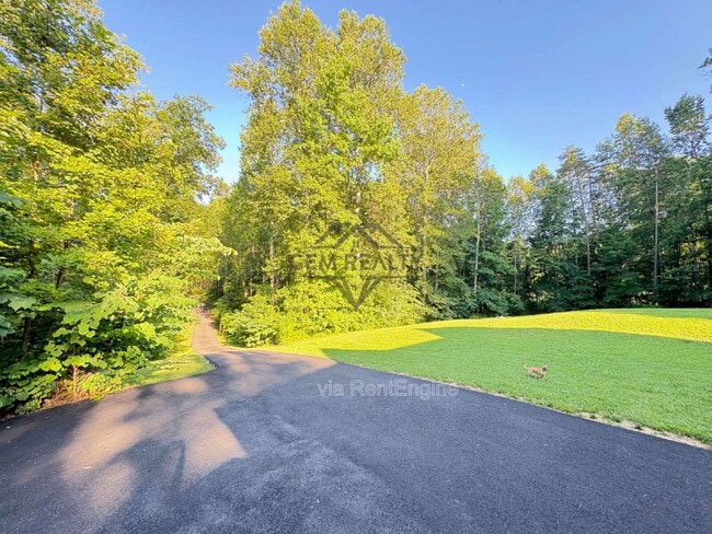 Building Photo - 21 Countryside Dr