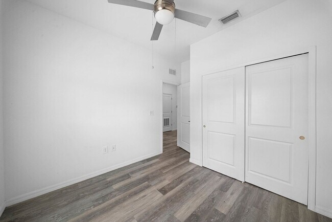 Building Photo - 4718-4718 29th St SW