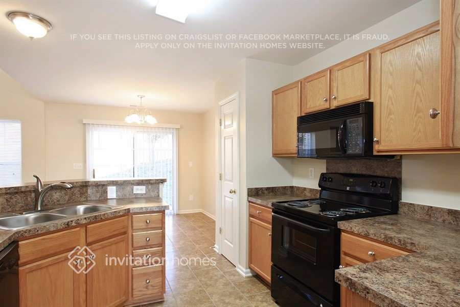 Building Photo - 416 Riverwalk Dr NW