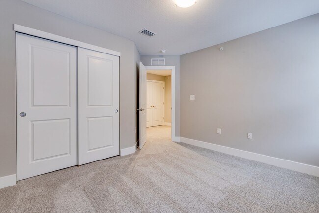 Building Photo - 4005 Stefano Dr