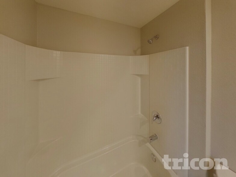 Building Photo - 10336 Flathead Dr