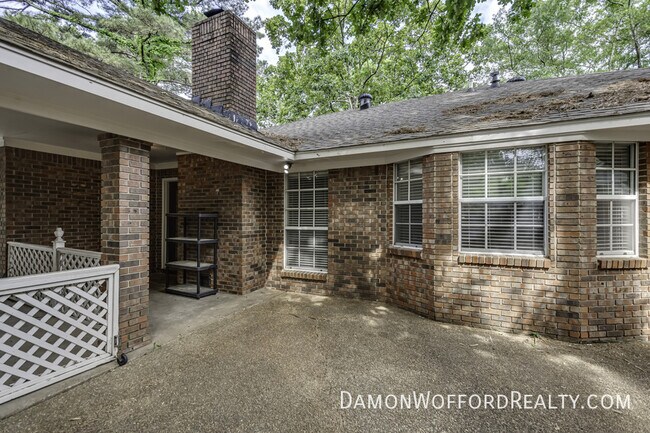 Building Photo - 502 Pelahatchie Shore Dr