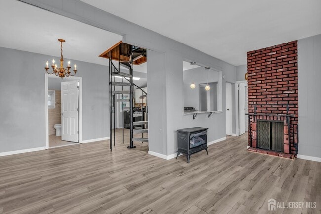 Building Photo - 177 Creek Rd