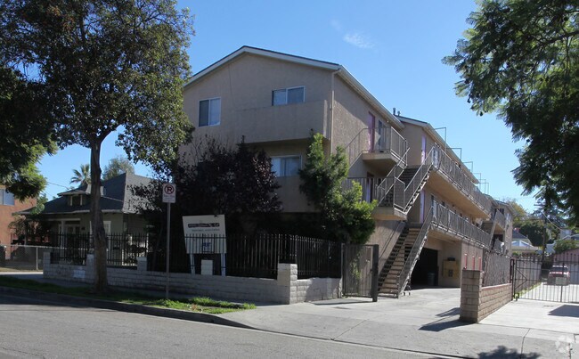 Primary Photo - 6154 Aldama St