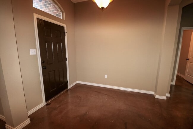 Building Photo - 3009 Stallion Dr