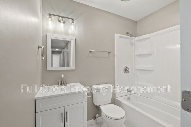 Building Photo - 1222 S 118th St