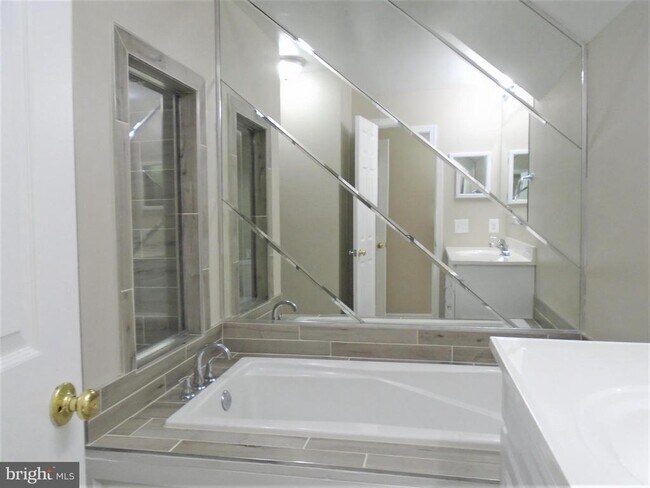 Building Photo - 1914 Duffield Ln