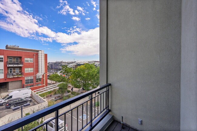 Building Photo - $1,700.00, Studio condo with one bathroom.