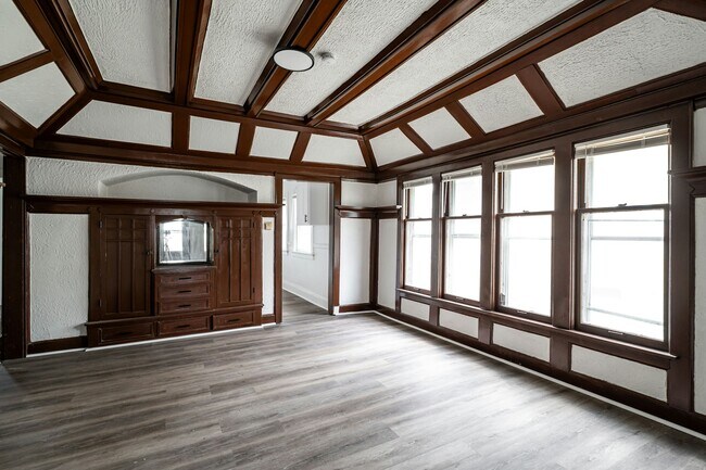 Building Photo - 3180 N 15th St