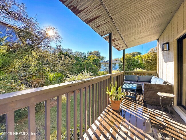 Building Photo - 2009 Seminole Rd