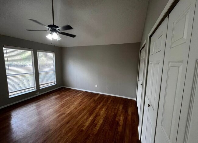 Building Photo - 12118 W Bellfort Ave