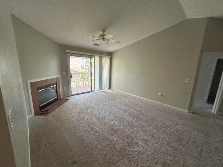 Building Photo - 6680 Wareham Ct
