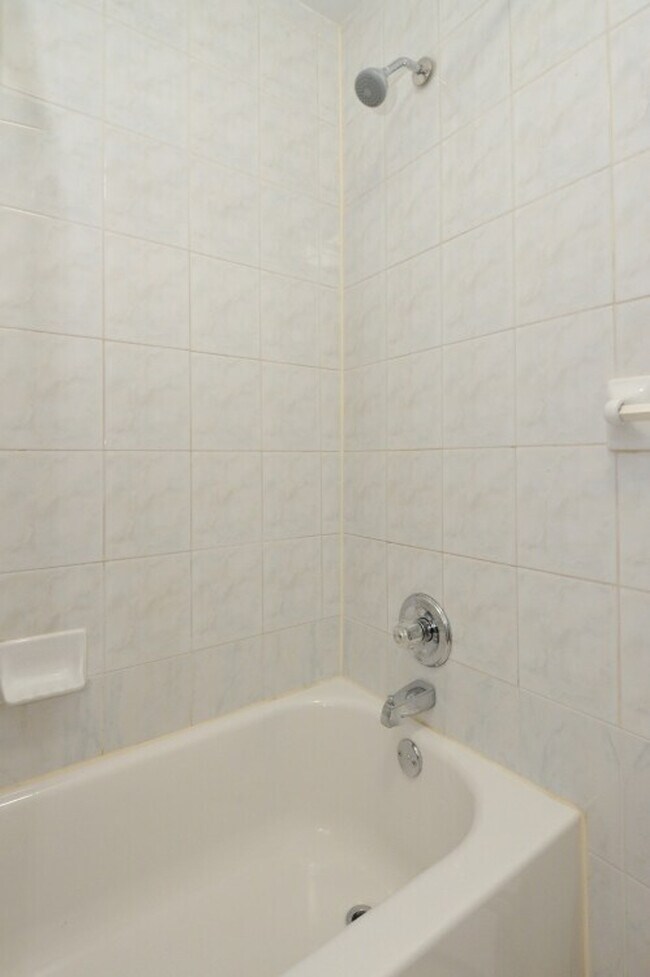 Building Photo - 338 W 36th St.