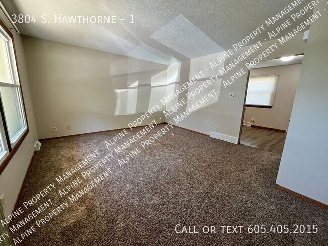 Building Photo - 3804 S. Hawthorne-1