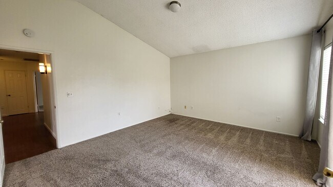 Building Photo - 6601 Camphor Ct