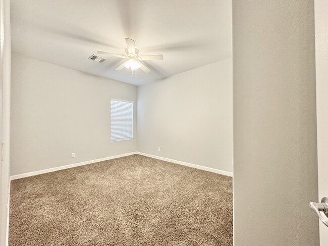 Building Photo - 9383 W Desert Bighorn Trail