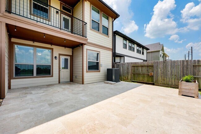Building Photo - 5206 Pr Ter Ln