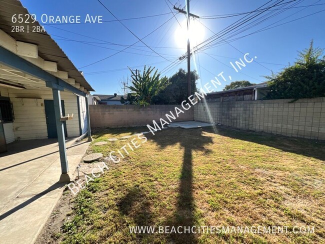 Building Photo - Large 2 Bedroom Home In North Long Beach