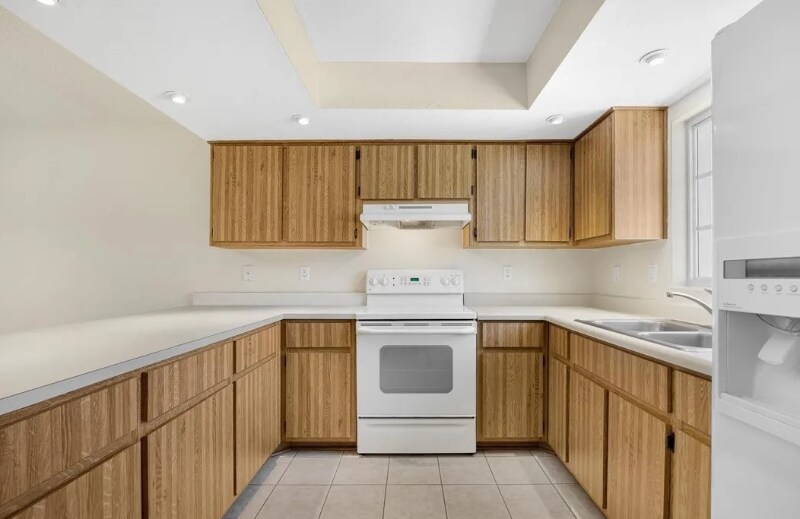 Building Photo - 628 SE 13th St