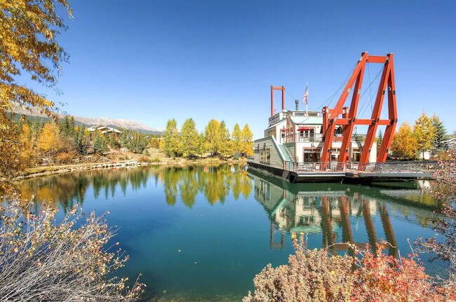 Building Photo - 421 S Main St