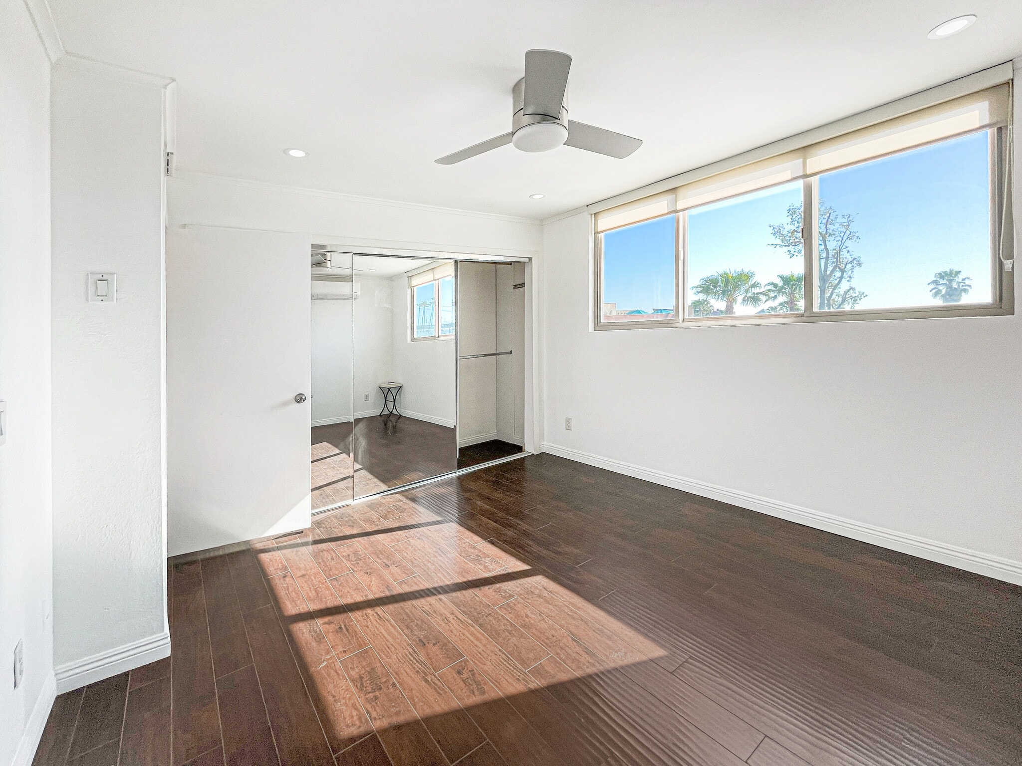 Building Photo - 960 N San Vicente Blvd