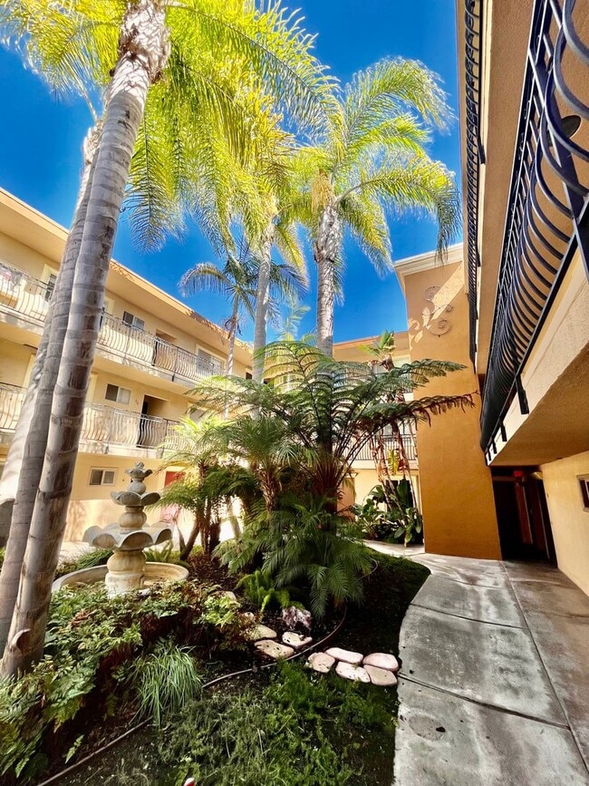 Building Photo - 7555 Linda Vista Rd