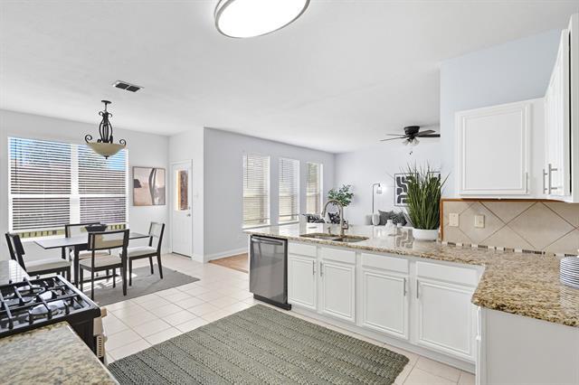 Building Photo - 529 Roundrock Ln