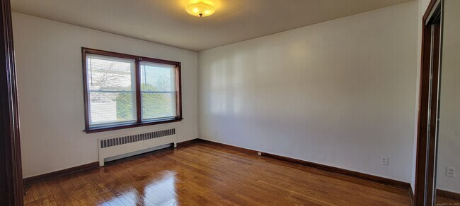 Building Photo - 690 Highland Ave