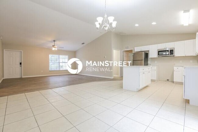 Building Photo - 3 Bedroom Pet-Friendly Home in north port,...