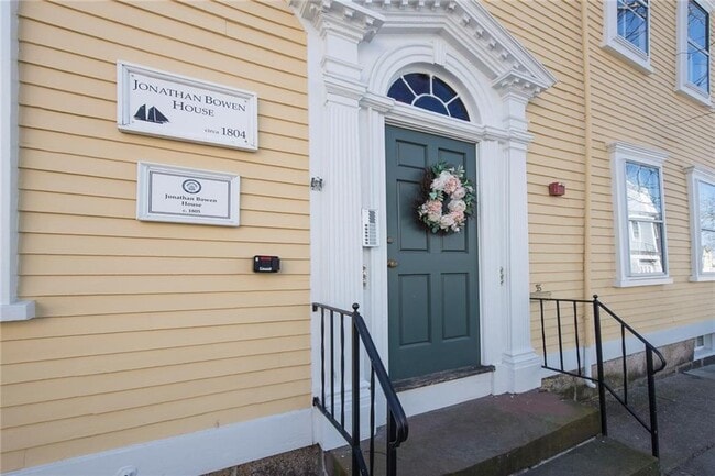 Primary Photo - 35 Pelham St