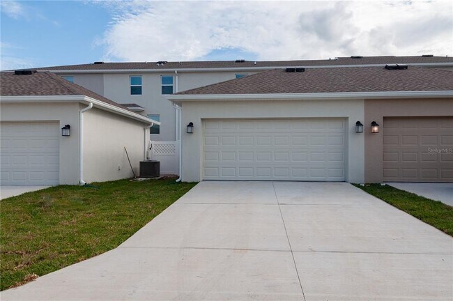 Building Photo - 15627 Water Spring Blvd