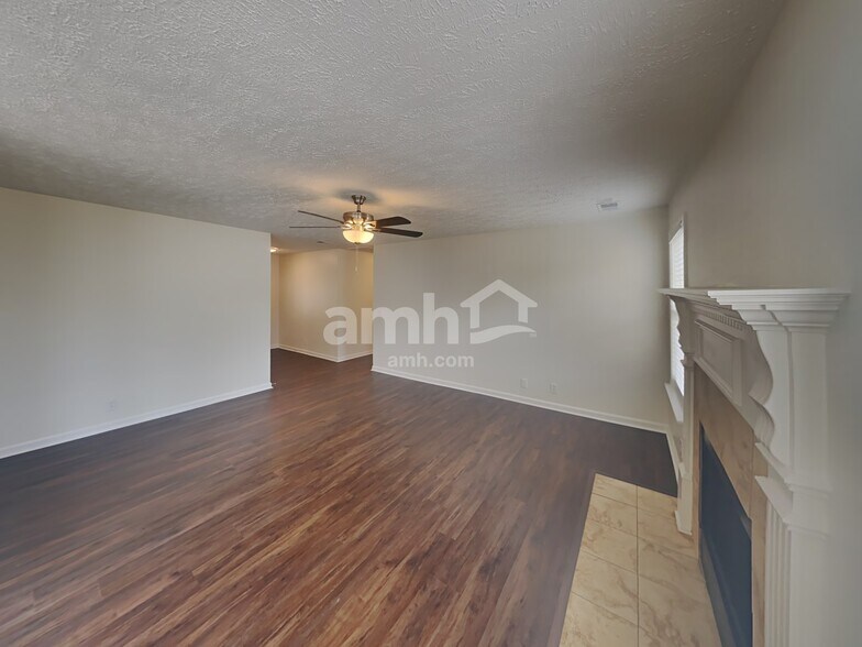 Building Photo - 651 Crescent Rd