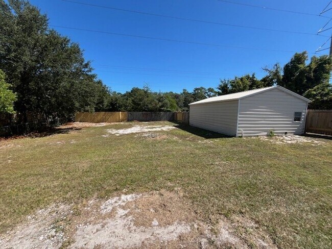 Building Photo - Perfect "Work from Home" Location!