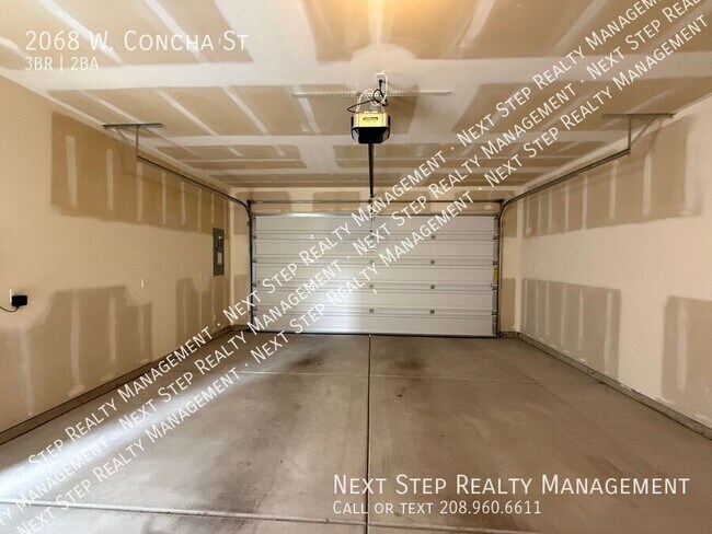Building Photo - 2068 W Concha St