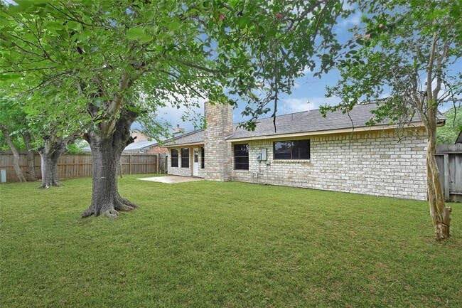 Building Photo - 2730 Mesquite Dr