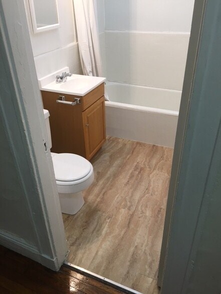 Building Photo - 99 Brainerd Rd