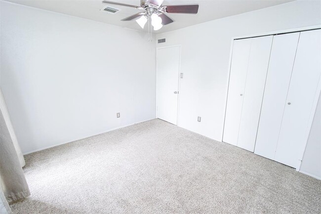 Building Photo - 14226 Morinscott Dr
