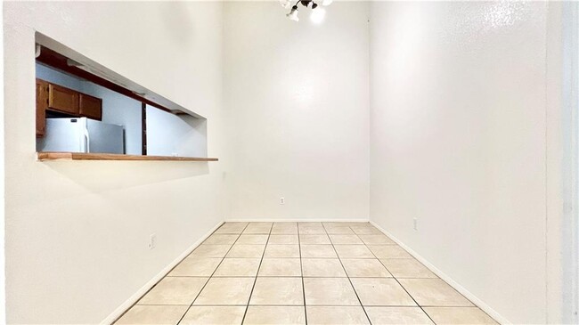 Building Photo - 2214 Fuzz Fairway