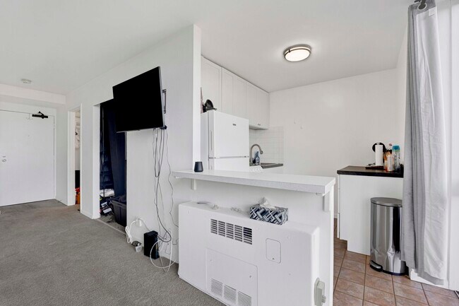 Building Photo - 1555 N Dearborn Pkwy