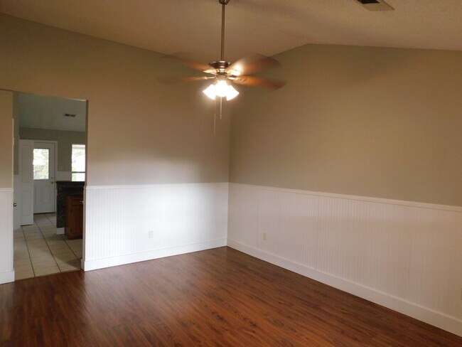 Building Photo - 5539 Bradley Dr