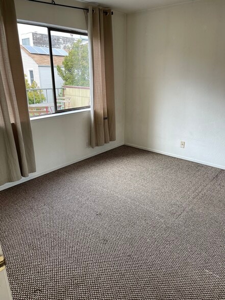 bedroom #1 - 338 Anza St