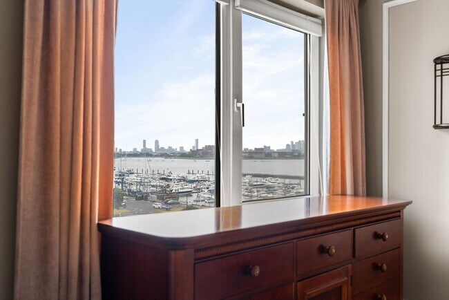 Building Photo - 1001 Marina Dr