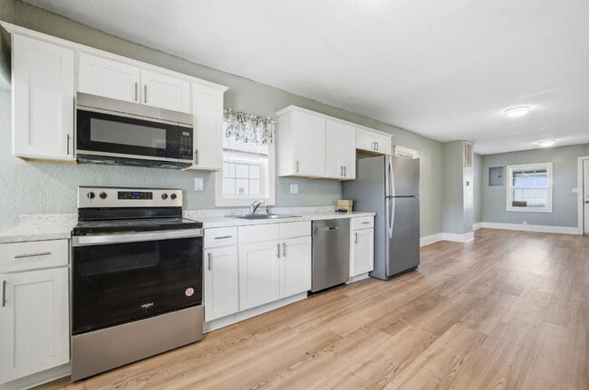 Building Photo - FULLY REMODELED 3 BED, 1.5 BATH HOME FOR RENT IN SUFFOLK!