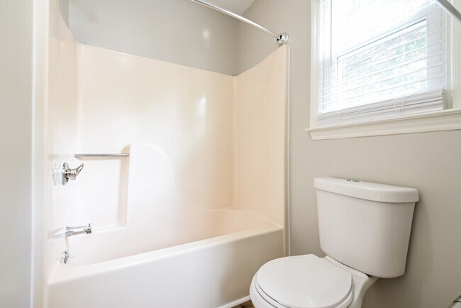 Building Photo - 309 Wax Myrtle Ct