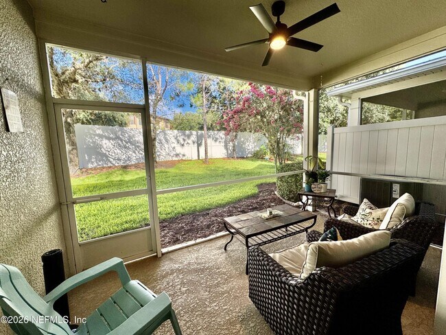 Building Photo - 6789 Roundleaf Dr