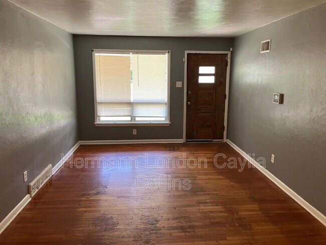 Building Photo - 8708 Granada Pl