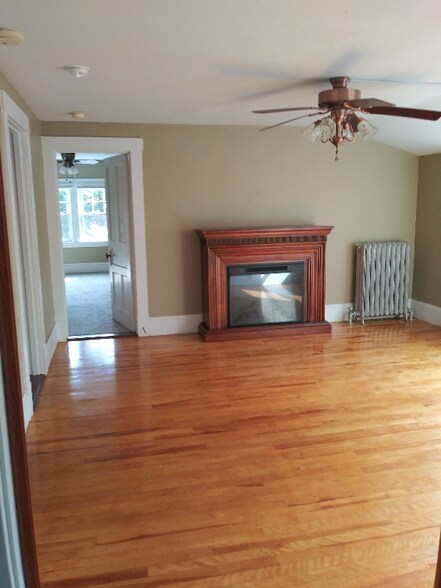 Primary Photo - 18 Auburn St